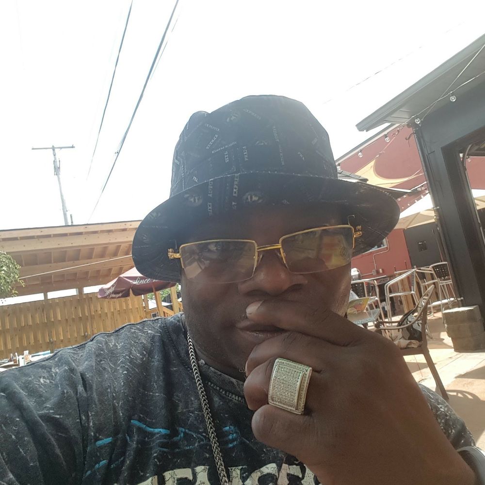 Meet your Posher, Marlon